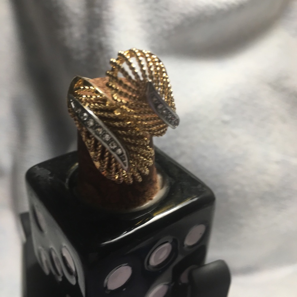 Fashion ring